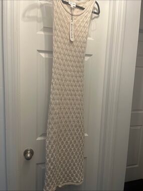 Olive & Oak White sand Textured Knit Maxi Dress with slip attached (pic) NWT